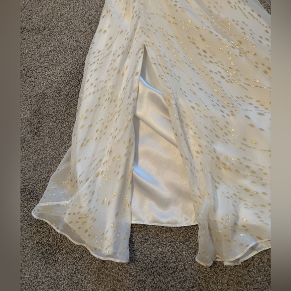 Worn Once! AIDAN MATTOX Silk One Shoulder Maxi White/Gold - Picture 10 of 12